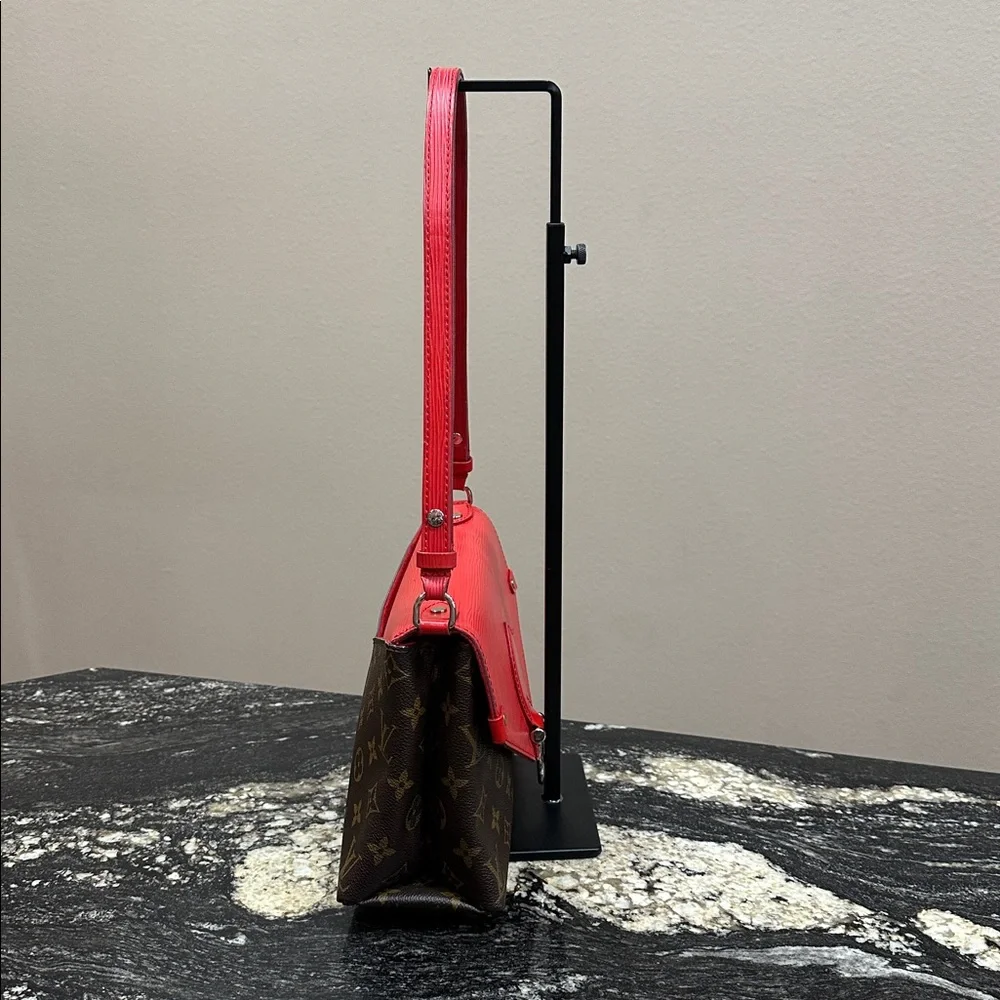 ♥️Louis Vuitton Saint Michael Epi Monogram - Picture 5 of 16